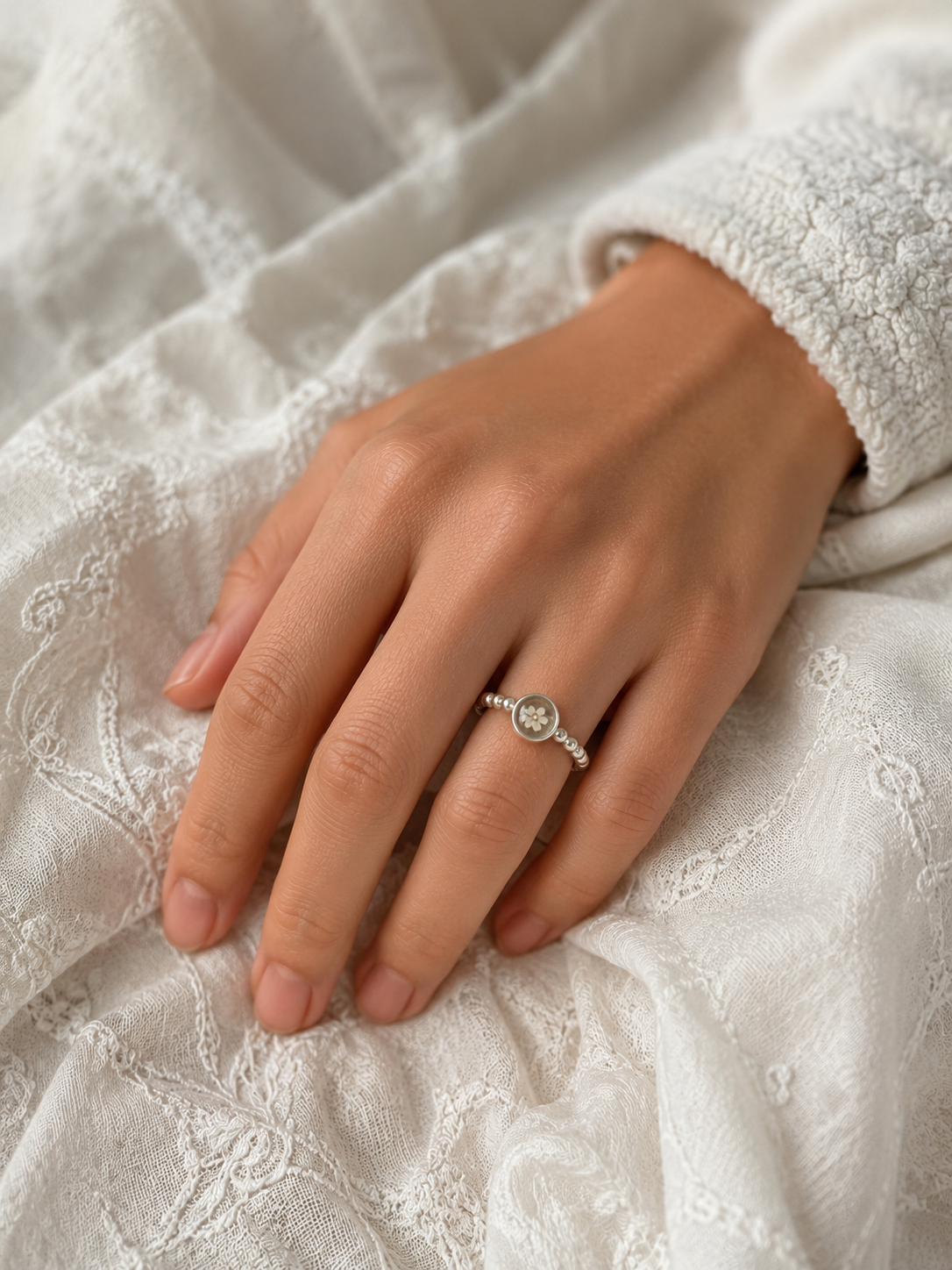 Bague JADE - Fleurs blanches