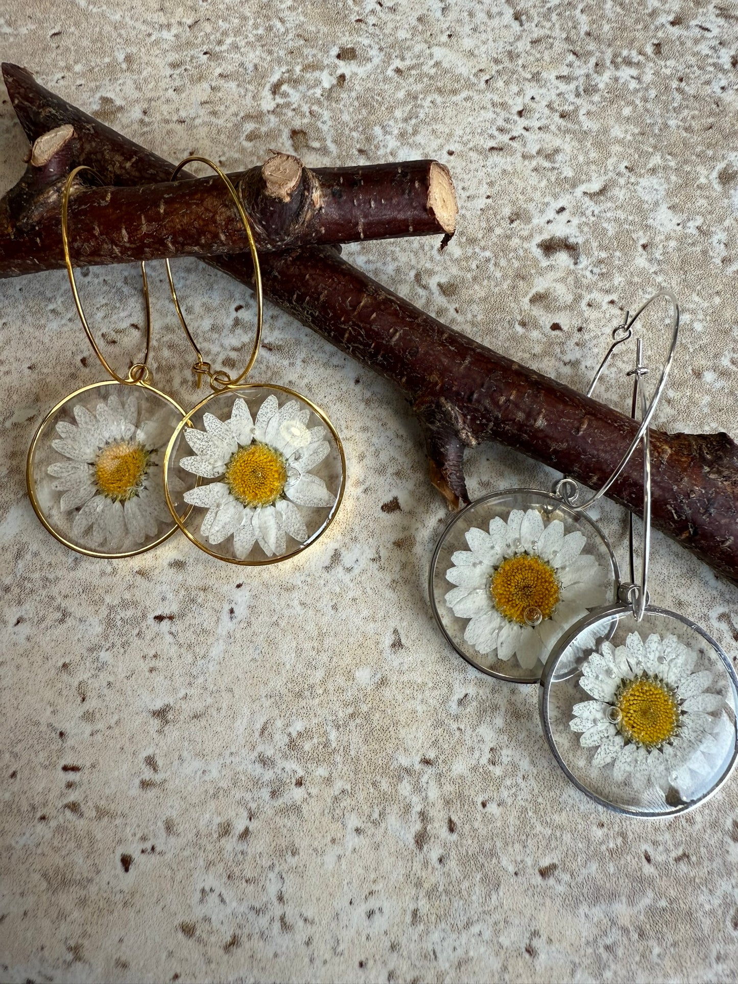 Boucle ESMEE - Fleur blanches